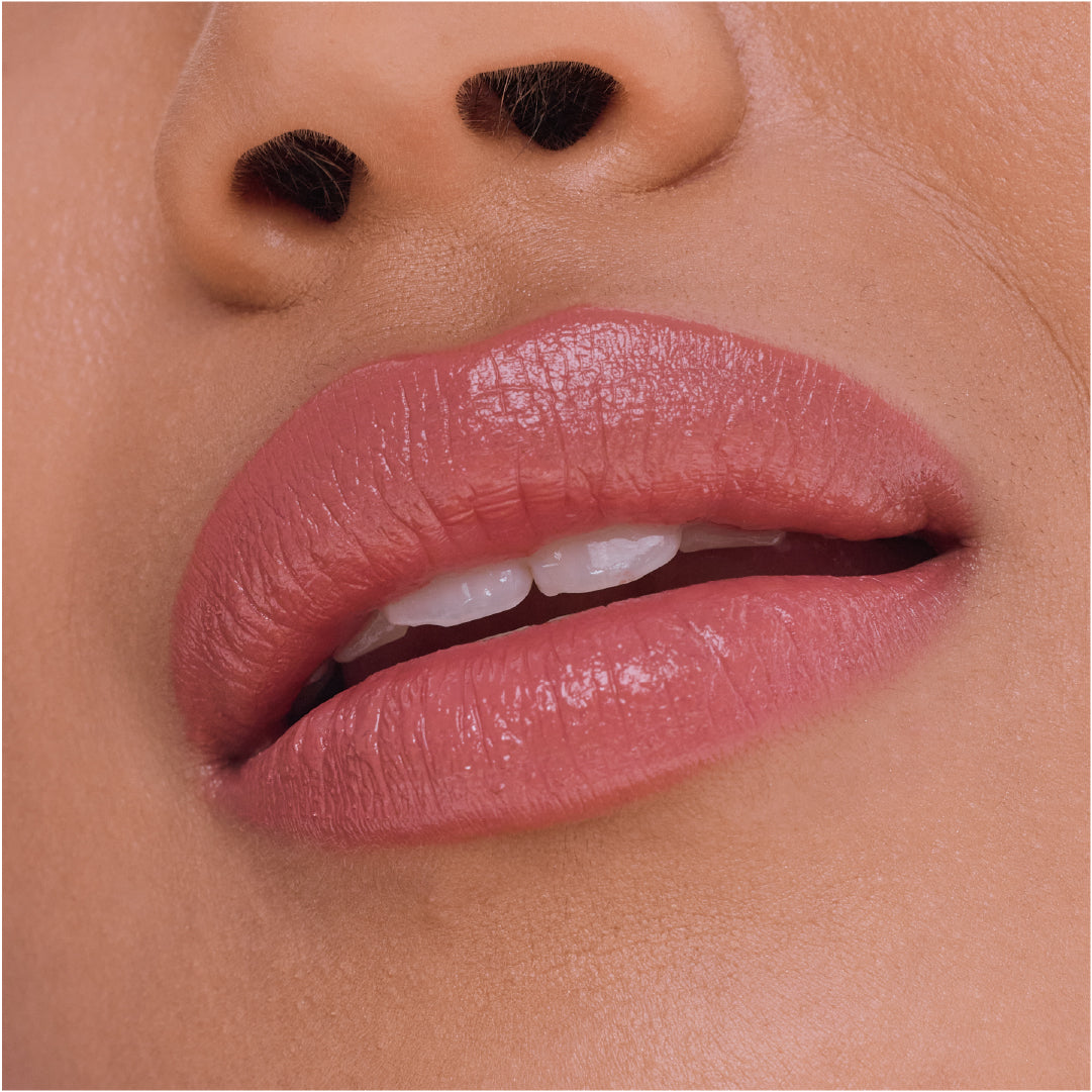 Maybelline Serum Lipstick, Hydrating Lip Makeup with 8HRs of Lip Plumping Moisture with Hyaluronic Acid + Oil Blend