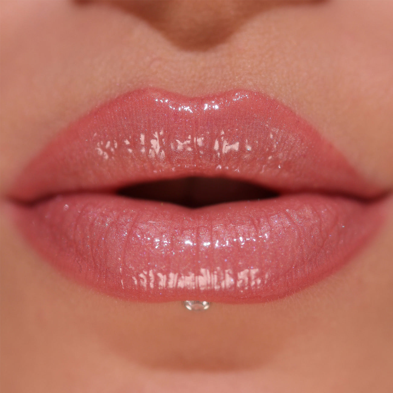 Revolution Pout Bomb Shimmer Gloss
