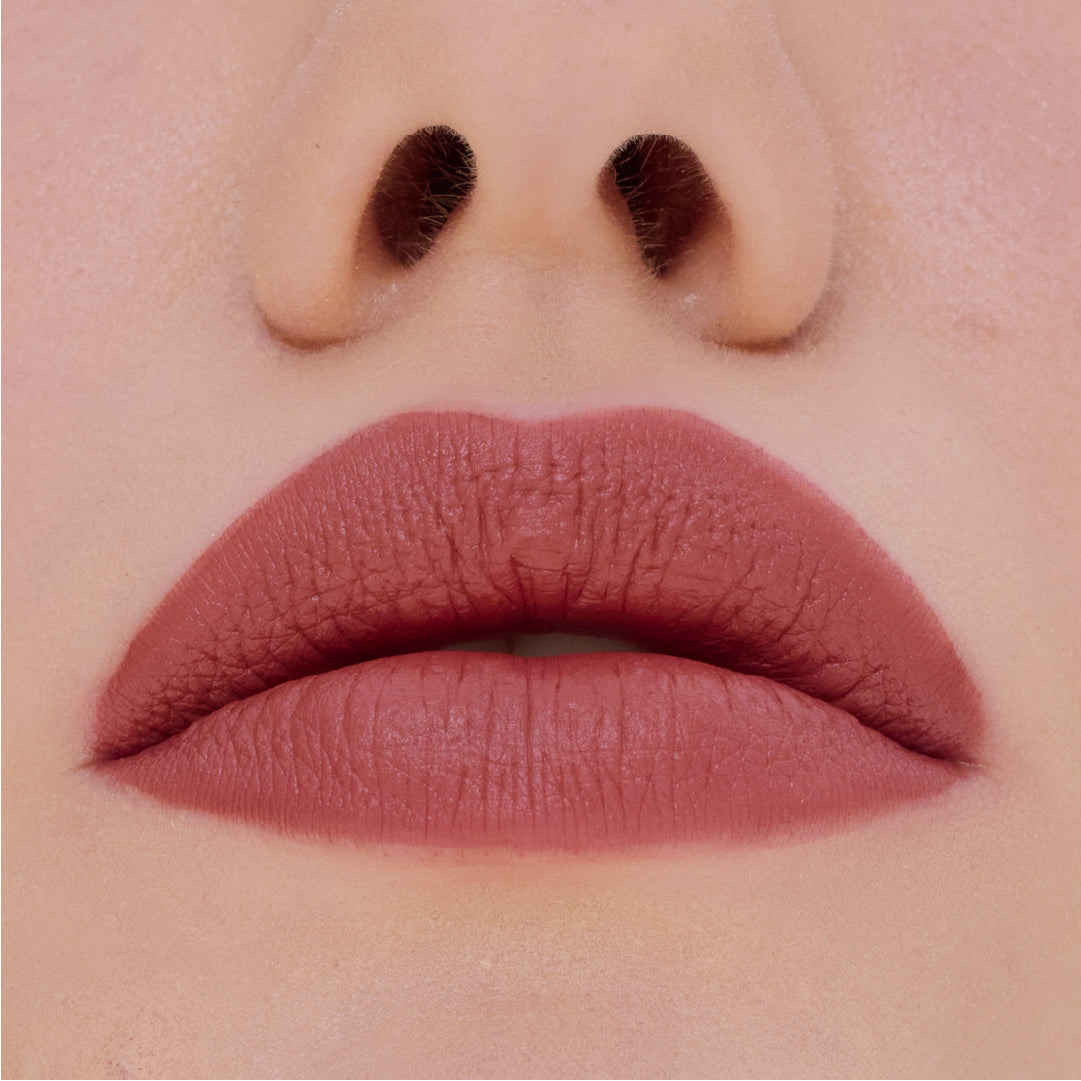 Maybelline Serum Lipstick, Hydrating Lip Makeup with 8HRs of Lip Plumping Moisture with Hyaluronic Acid + Oil Blend