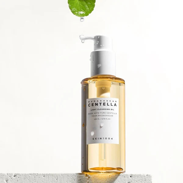 Madagascar Centella Light Cleansing Oil